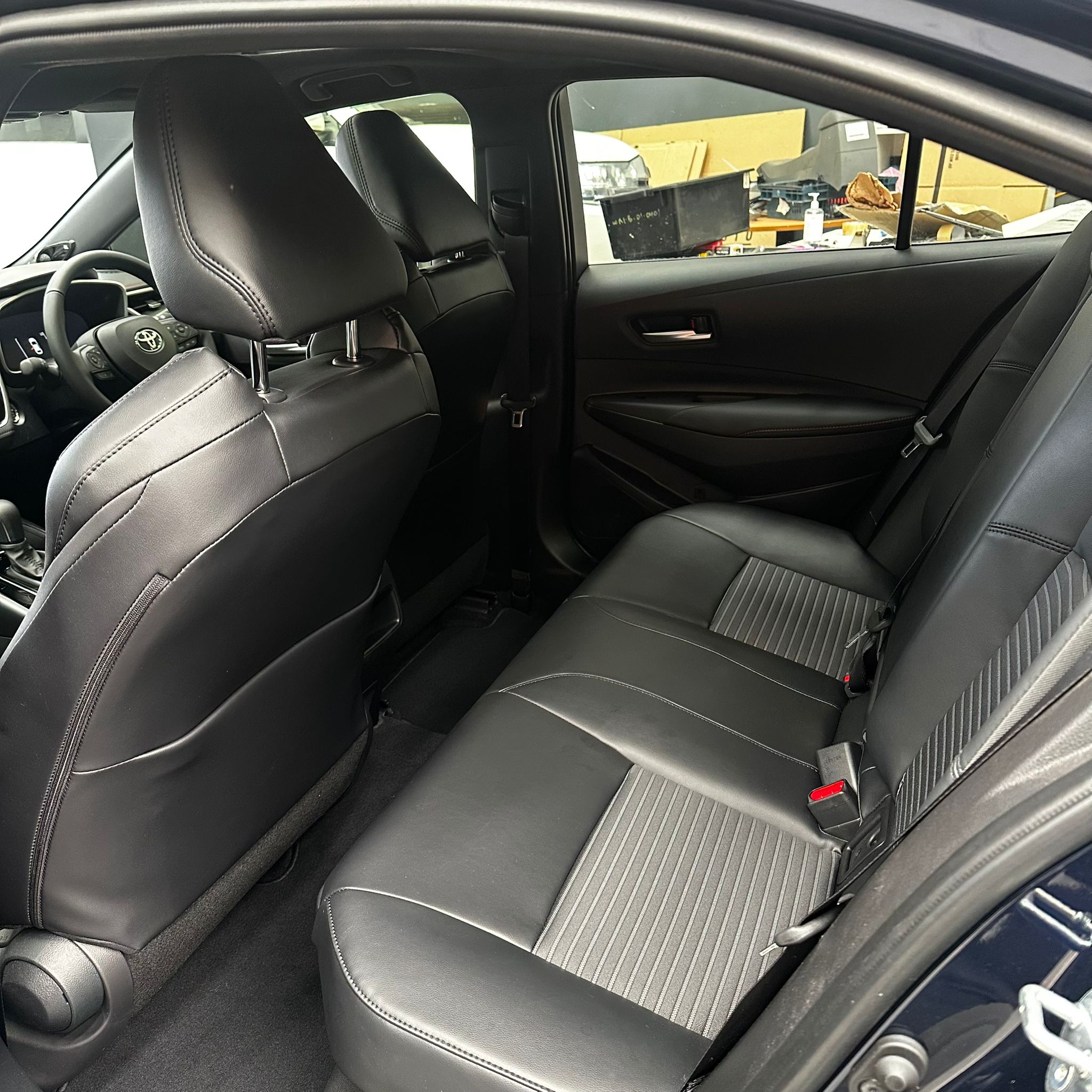 2025_Toyota_Corolla_DOV281_08