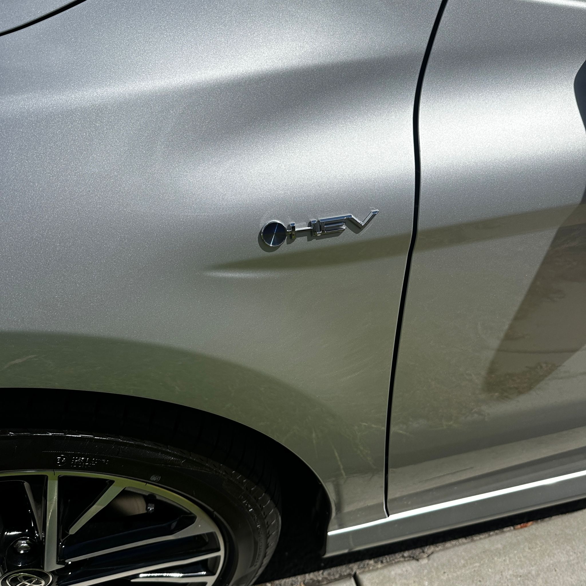 2025_Camry_Hibrid_DTM962_05_07