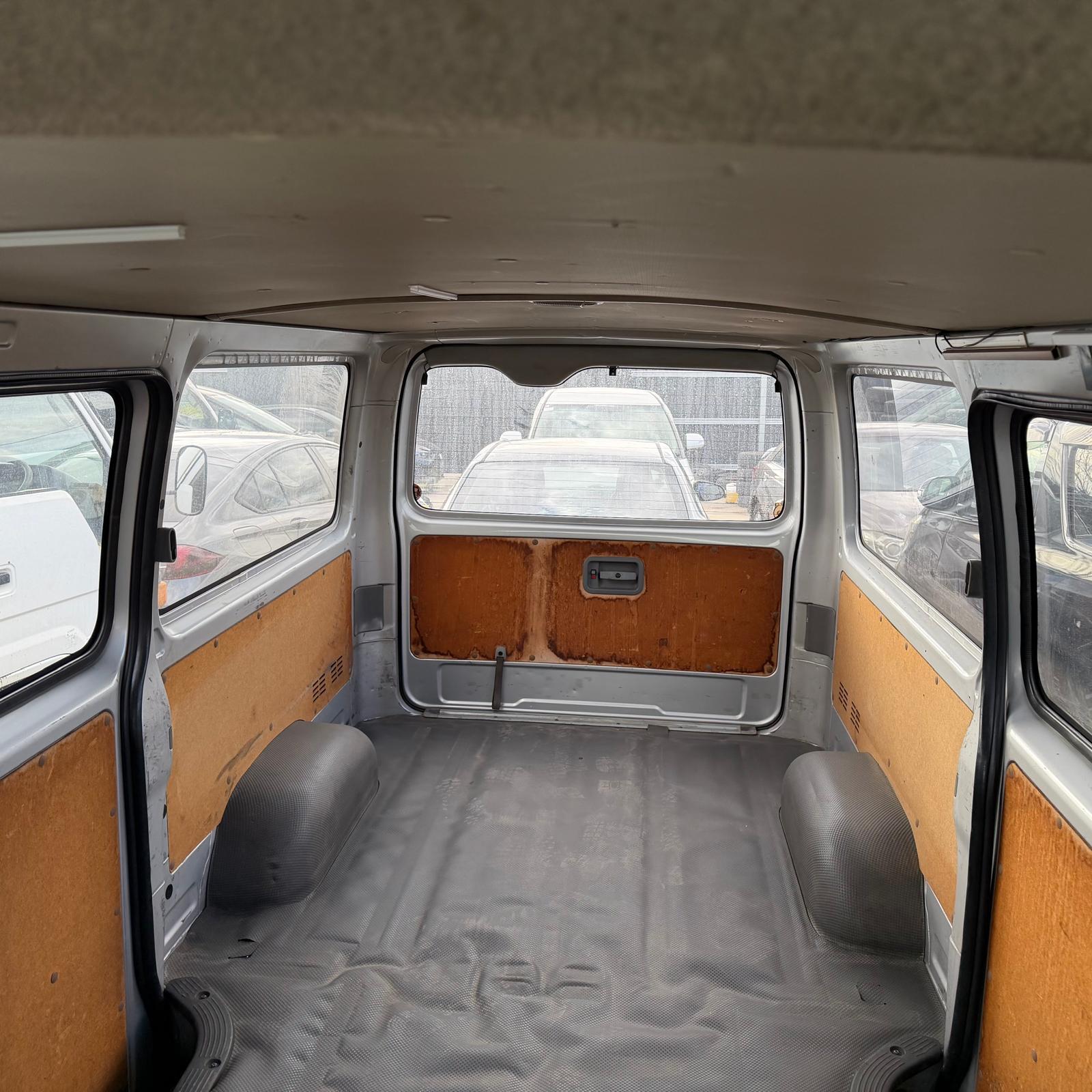2007 Totota hiace_2FQ7ZY_08