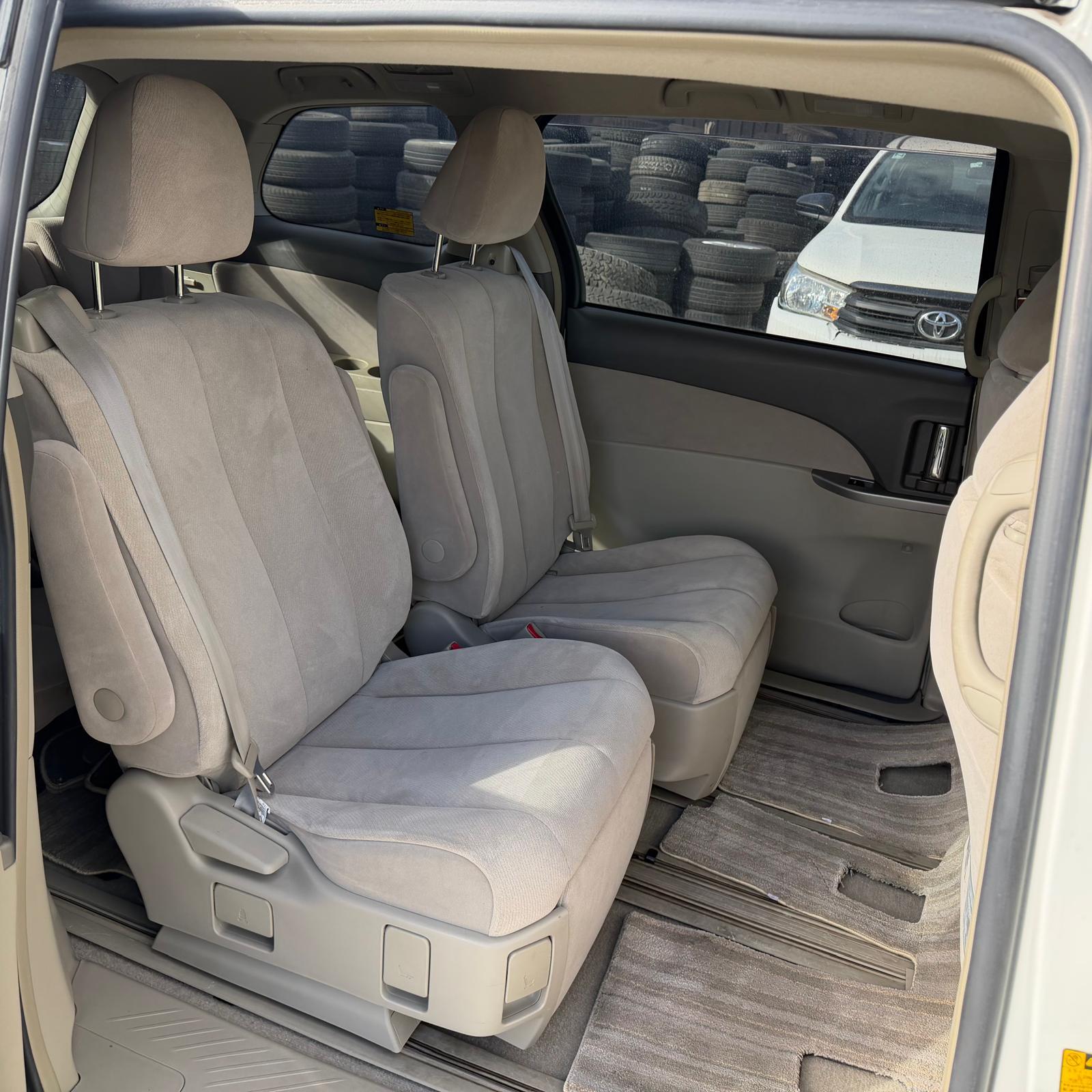 2007 Toyota Estima_2FQ7QH_07