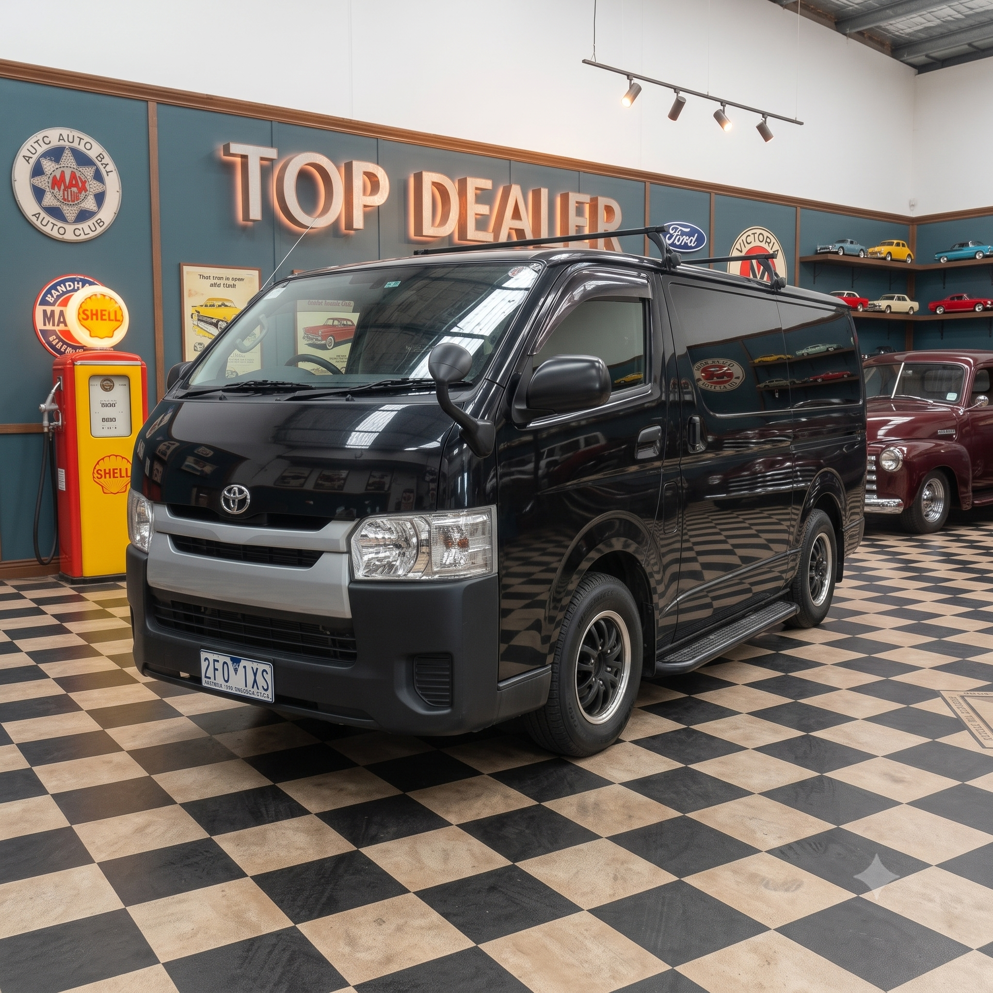 2013 Toyota Hiace_2FO1XS_02