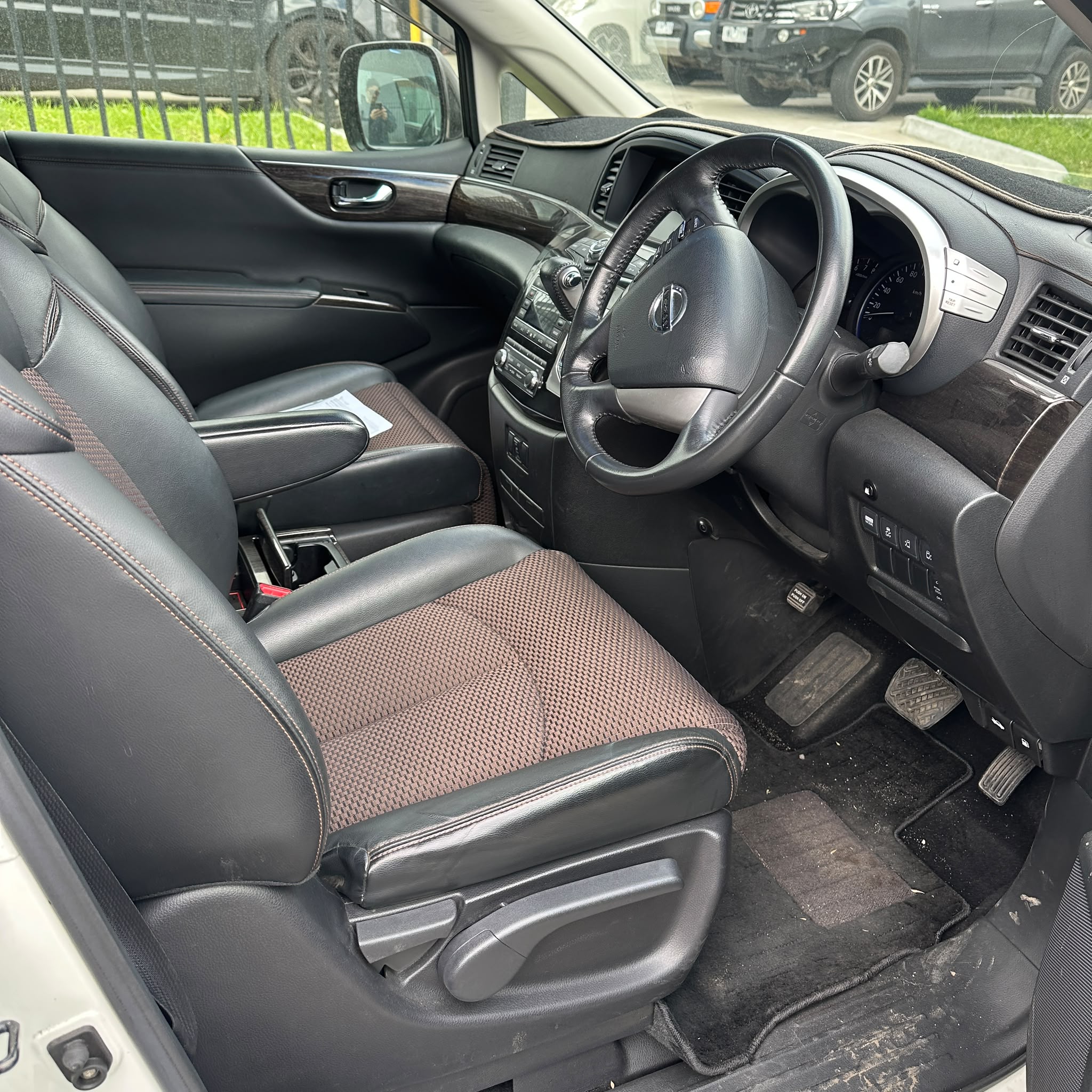 2010 NISSAN ELGRAND_2FP9NG_06