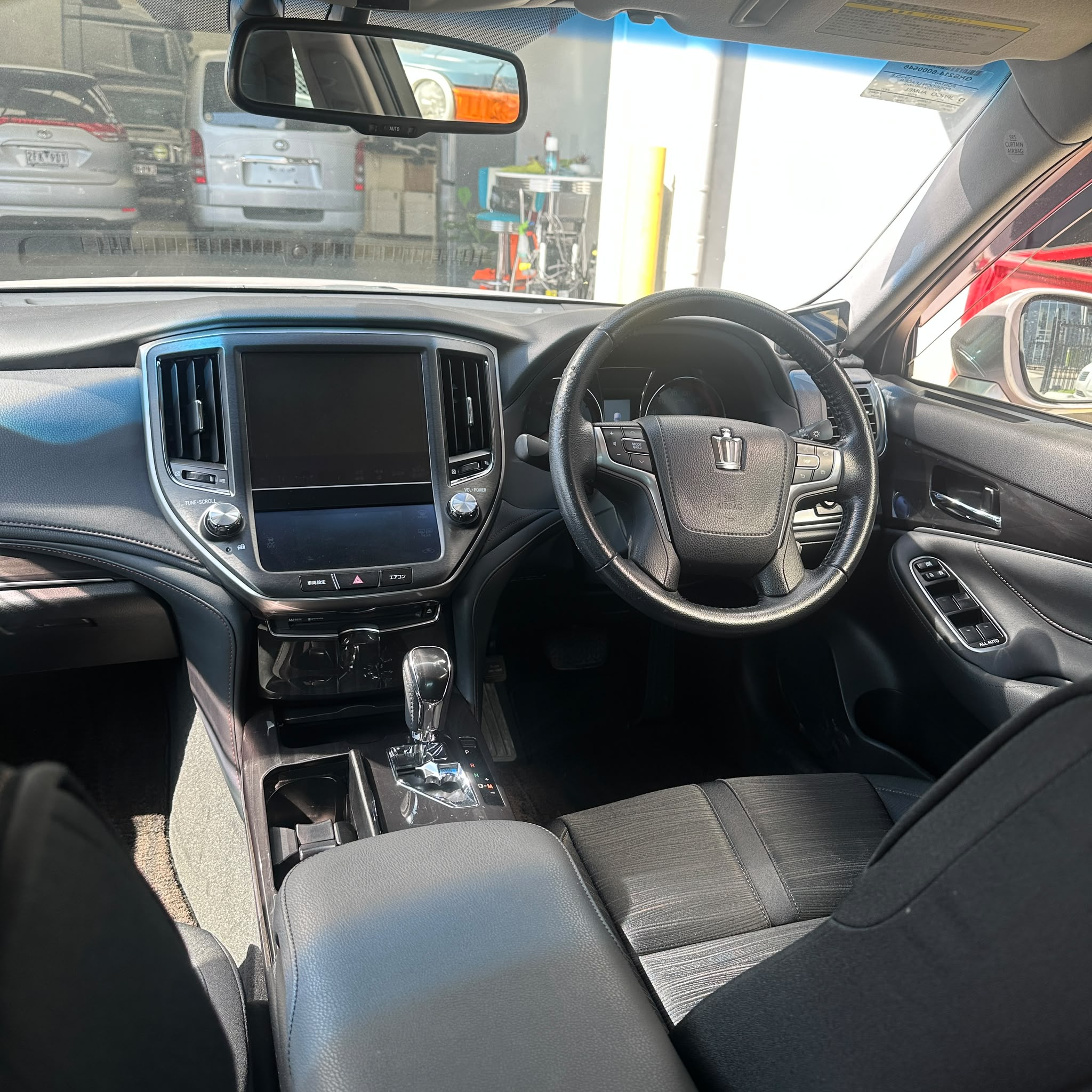 2013 Toyota Crown Majesta Hybrid_2FY1YT_08