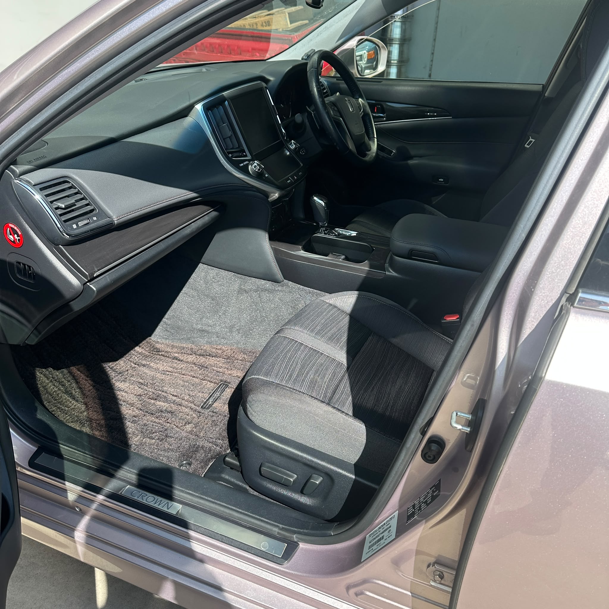 2013 Toyota Crown Majesta Hybrid_2FY1YT_10