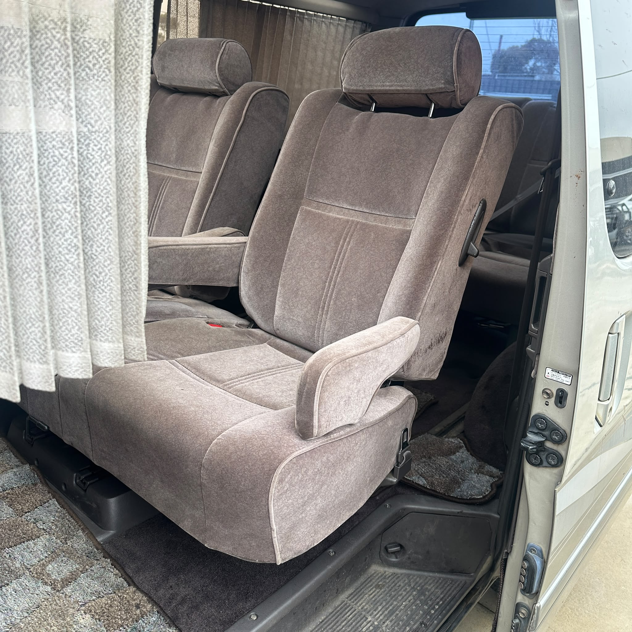 1997 Toyota Hiace Super Custom Manual 4x4 (2FX7MY)_03